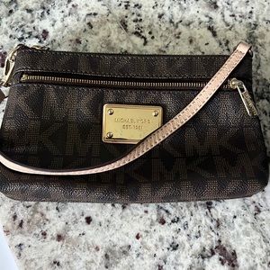Micheal kors wristlet